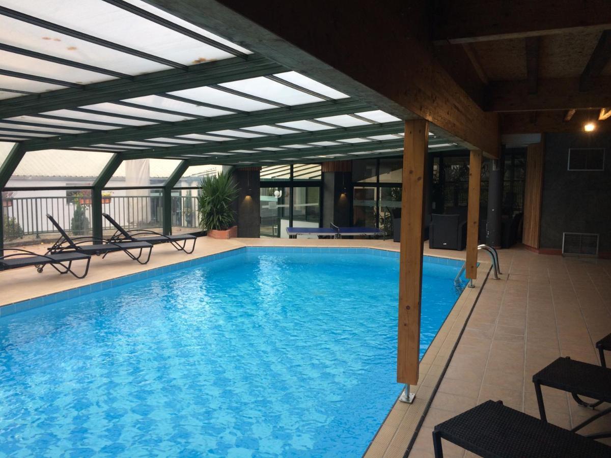 Logis La Residence Le Val-d'Ajol Exterior photo